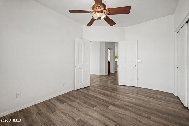 Building Photo - 4255 E Cherry Hills Dr