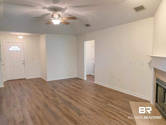 Building Photo - 16648 Vanilla Dr