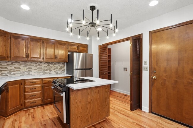 Building Photo - 7405 W 74th St