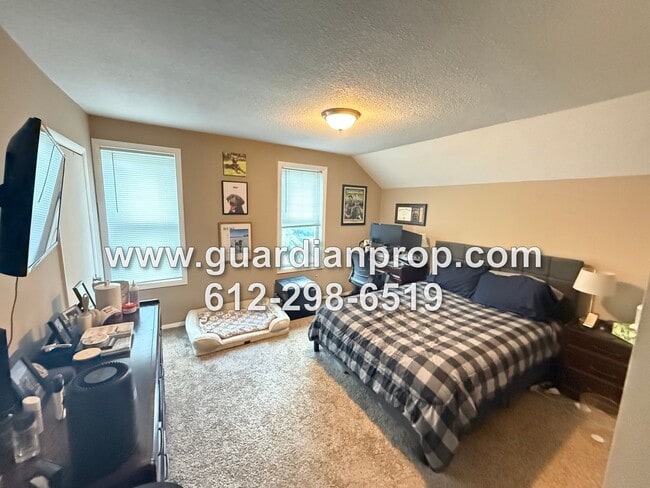 Building Photo - House in Midway Available September 1, Updated Kitchen & Bath, Fenced Yard, 2 Car Garage