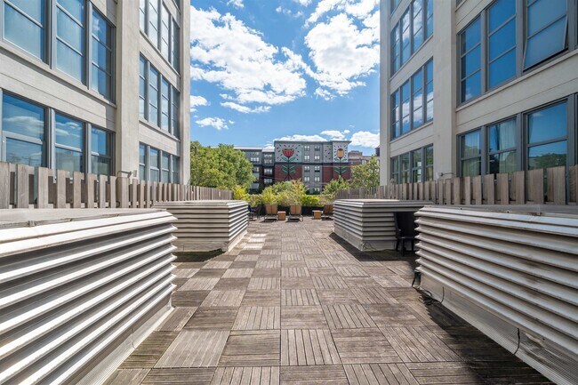Building Photo - 50 Dey St