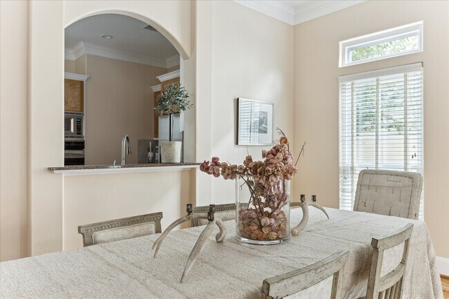 Building Photo - 3515 Yupon St