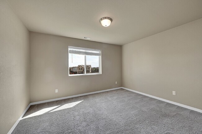 Building Photo - $2,495 - 3-Bed Home with Updated Features ...