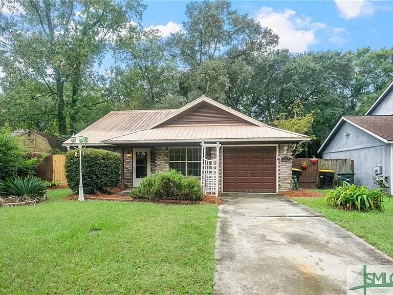 Building Photo - 227 Forest Ridge Dr