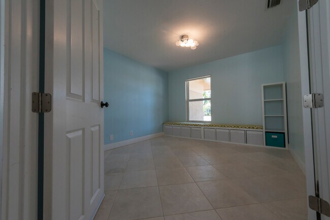 Building Photo - Live the Resort Life in Boca Raton - AVAIL...