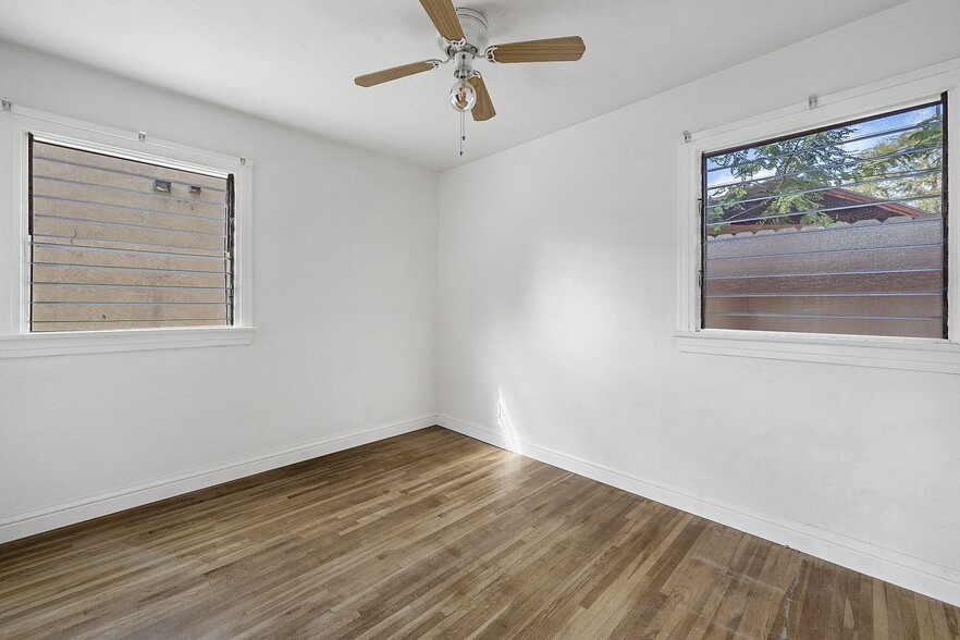 Building Photo - 4044 Huron Ave