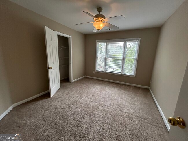 Building Photo - 495 Summer Breeze Ct.