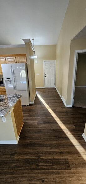 Building Photo - 5113 Minuteman Ln