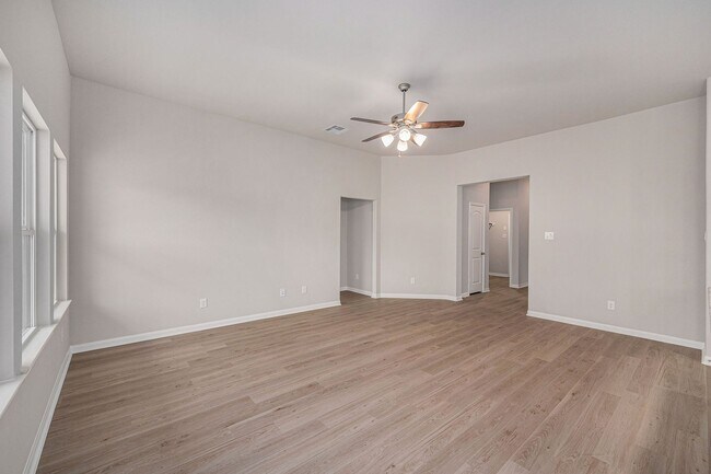 Building Photo - COMING JUNE 2026 LIKE NEW --- Stunning 4 bedroom home In Lake Conroe Hills