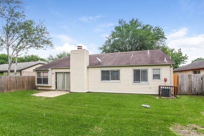 Building Photo - 16146 Coyridge Ln