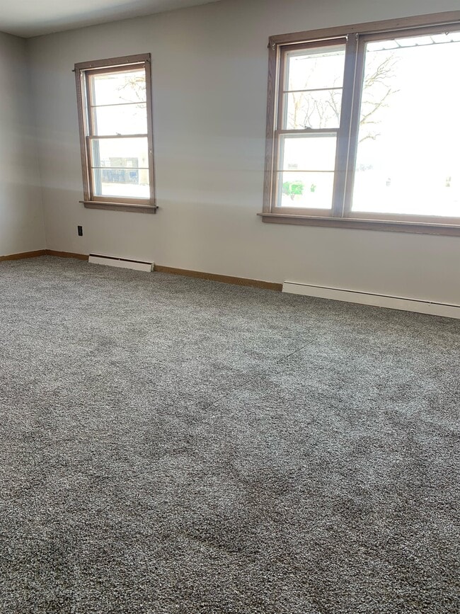 Building Photo - 111 Ann St