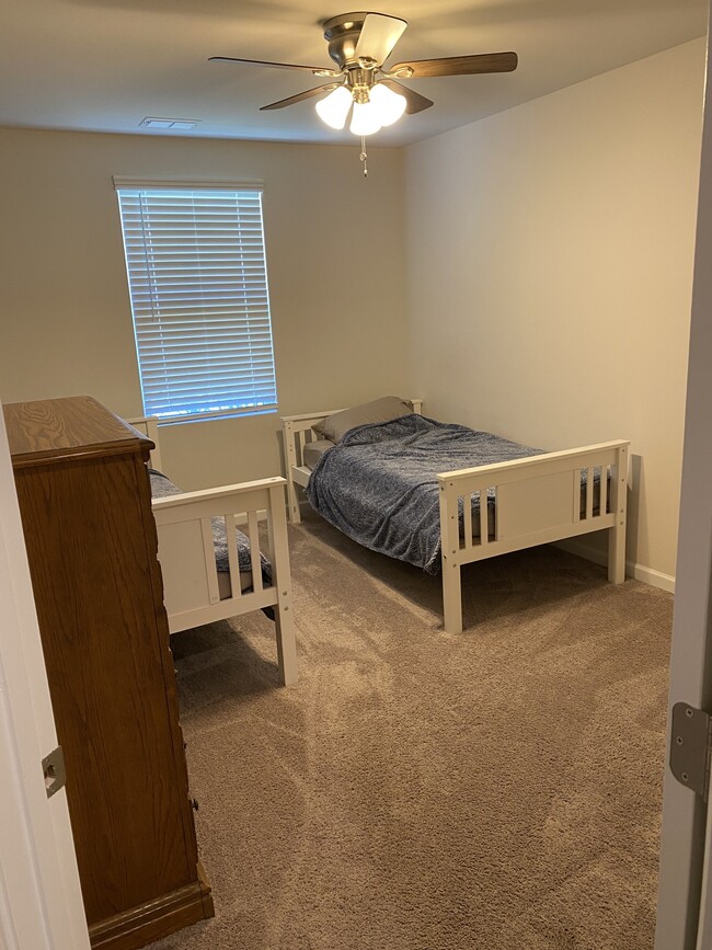 Building Photo - 544 Becks Pl