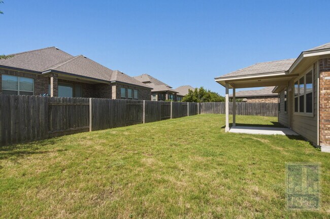 Building Photo - 729 Manzano Ln