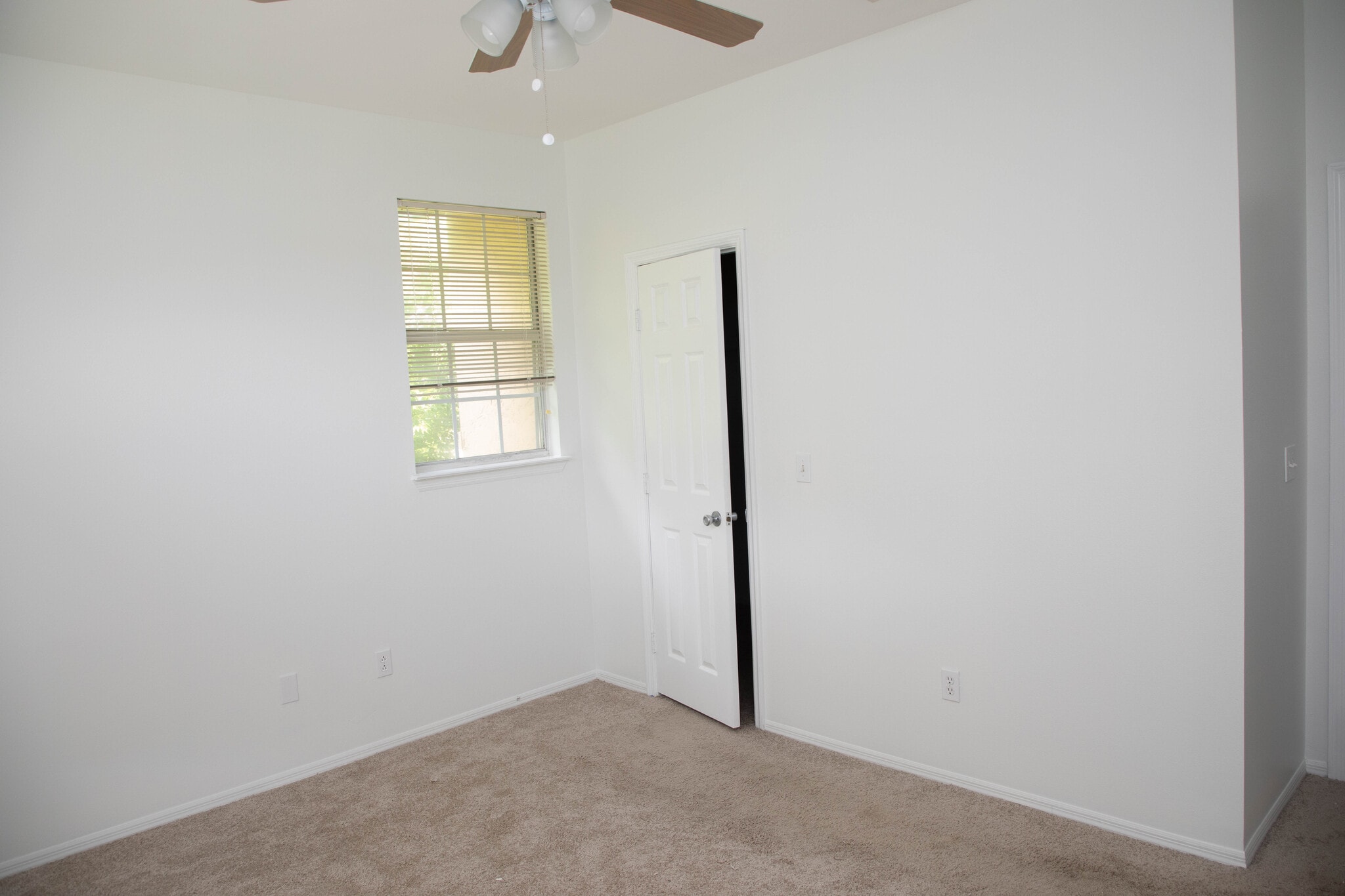 Building Photo - 140 Veracruz Dr
