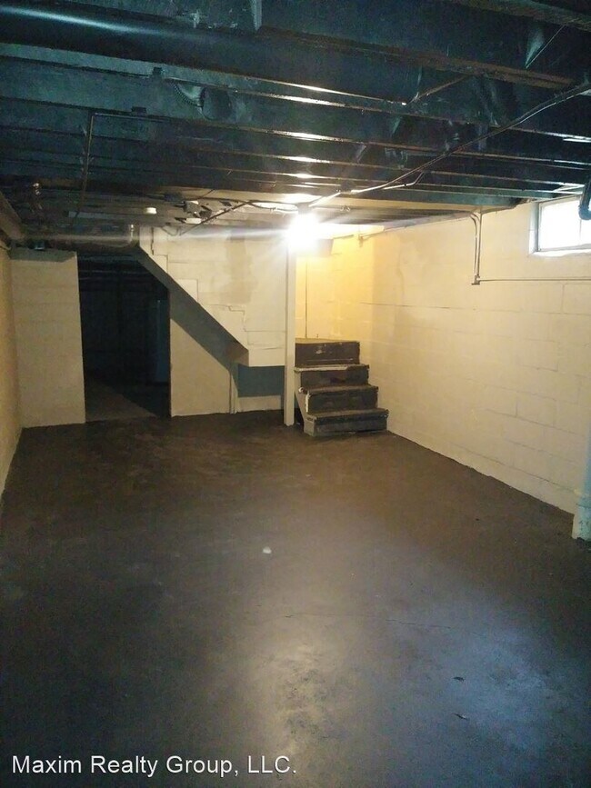 Building Photo - 4 br, 1.5 bath House - 2885 BINNEY ST