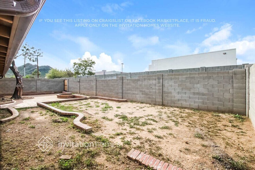 Building Photo - 12214 N Escobar Way