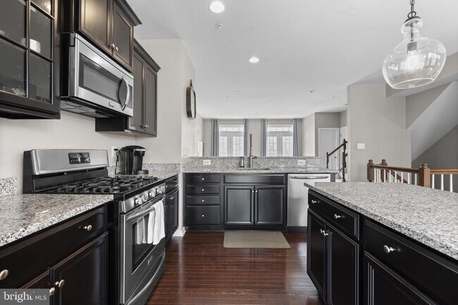 Building Photo - 858 Nancy Lynn Ln