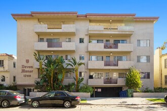 Building Photo - Devon Manor