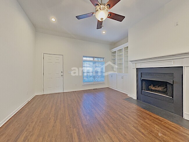 Building Photo - 434 Parrish Hill