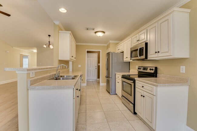 Building Photo - 2110 Red Maple Terrace