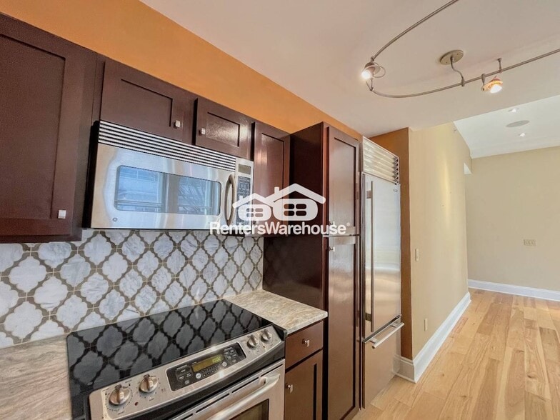 Building Photo - 219 Granby St