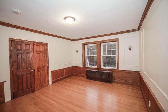 Building Photo - 35 Greycliff Rd