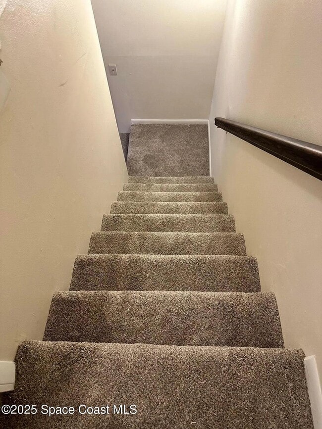 Building Photo - 435 Dove Ln