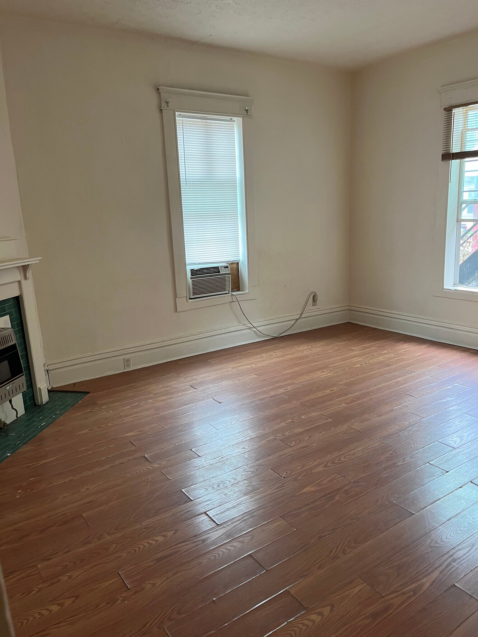 Building Photo - 521 3rd St