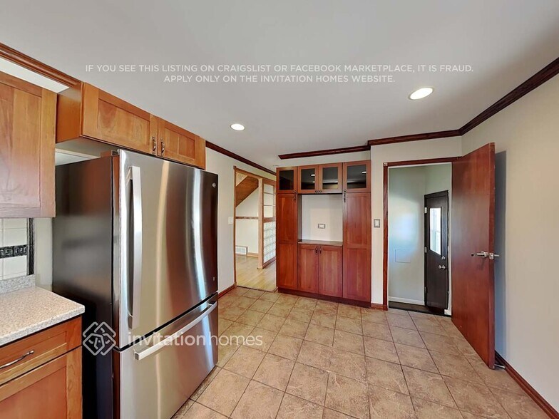 Building Photo - 307 Poplar Ave