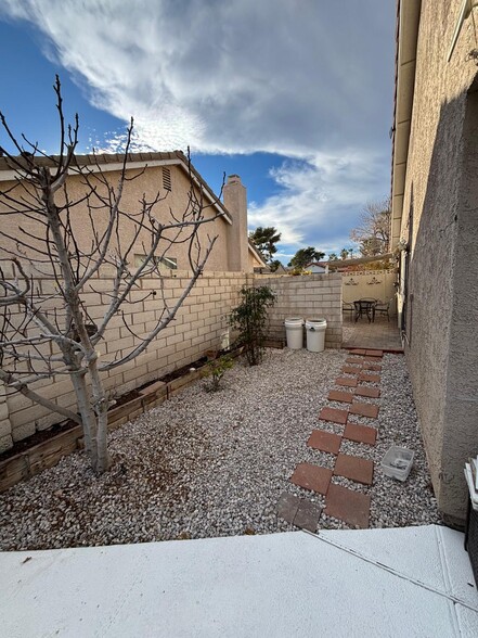 Building Photo - 1430 Clipperton Ave