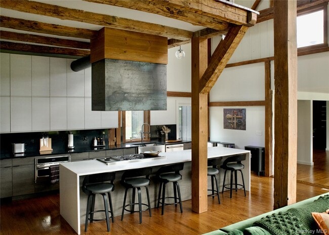 Building Photo - 107 Cold Spring Rd