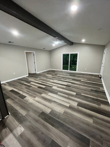Building Photo - 5300 Mansfield Ct