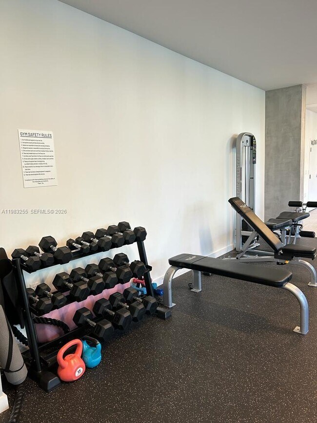 Building Photo - 13800 Highland Dr