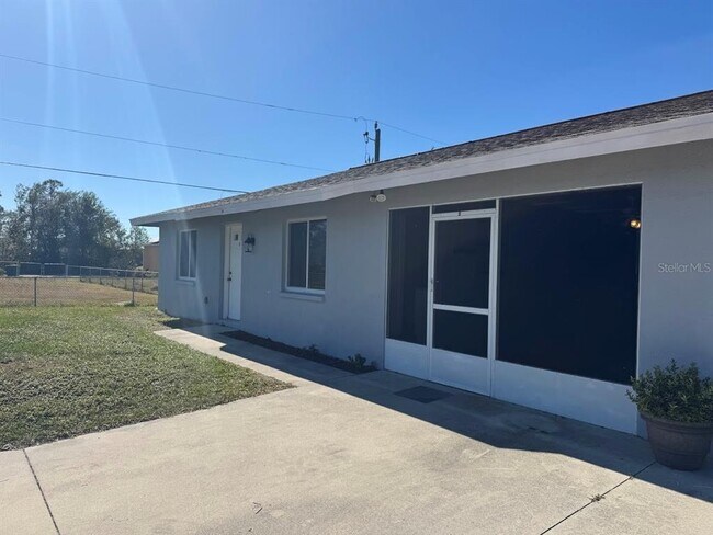 Primary Photo - 11351 Poplin Ave