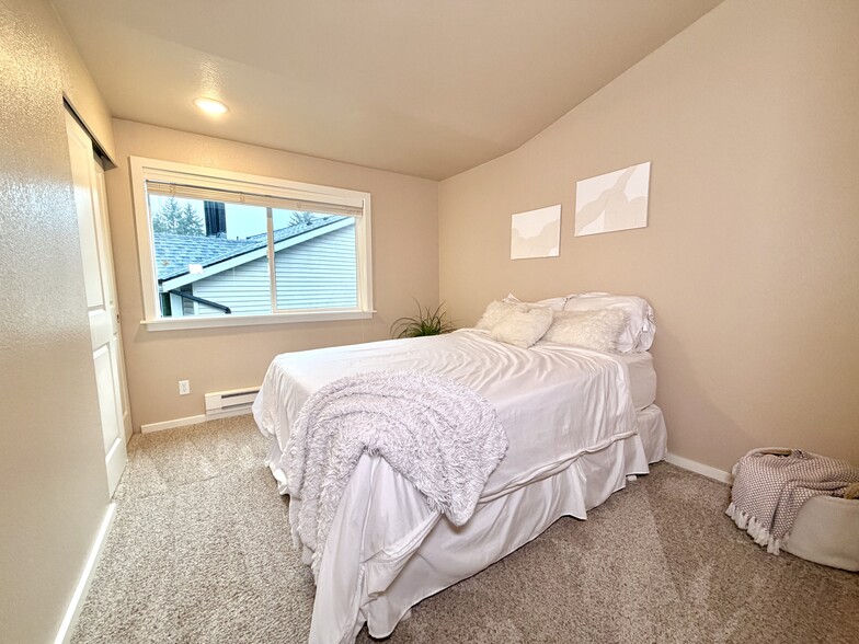 Bedroom 2 - 16101 Bothell Everett Hwy