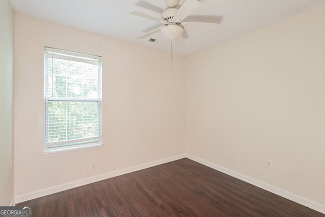 Building Photo - 2770 Lake Park Ridge W