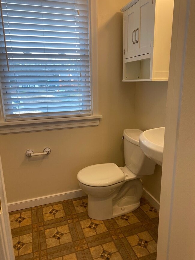 Building Photo - Updated brick ranch in Sandston VA