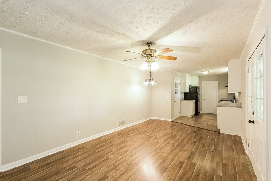 Building Photo - 3730 Sunny Hill Dr