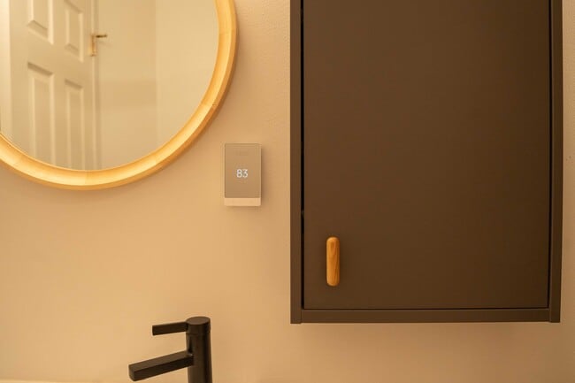 Building Photo - 1900 Mitchell Terrace