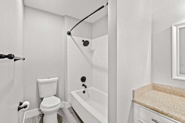 Building Photo - 7100 W Pirates Cove Rd