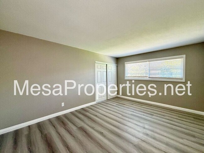 Building Photo - 1749 E Fairfield Ct