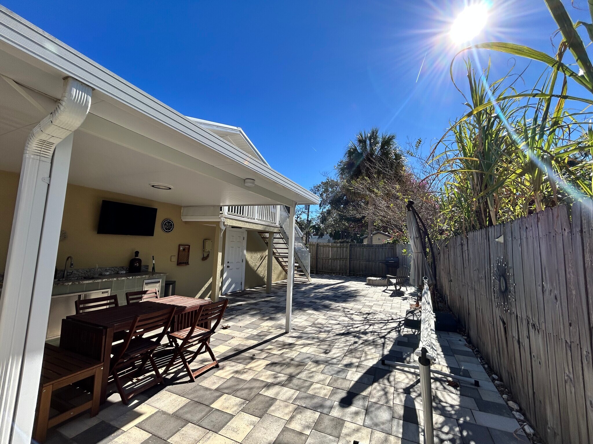 Building Photo - 203 W Crest Ave