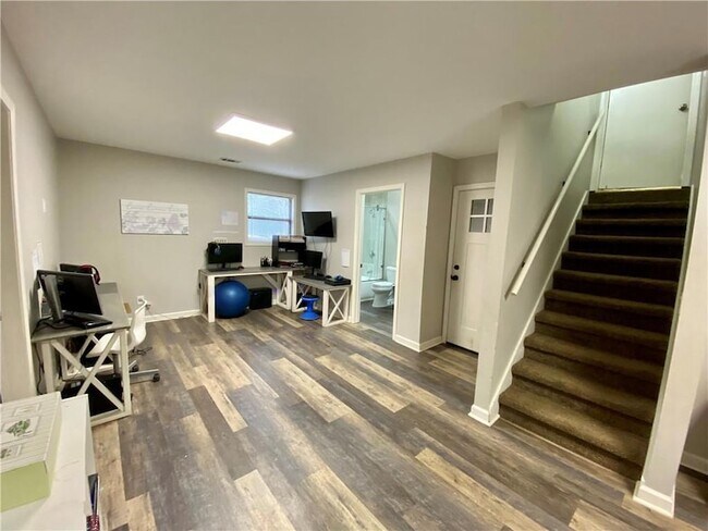 Building Photo - 1095 Mountain Springs Dr