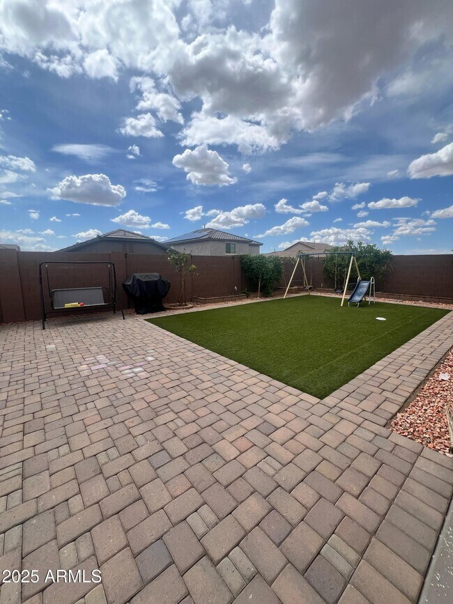 Building Photo - 7035 W Maya Way
