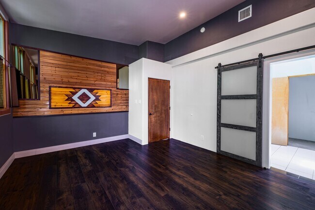 Building Photo - 3600 Cerrillos Rd