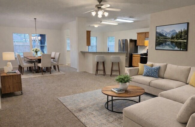 Building Photo - 10 Druids Glen Pl