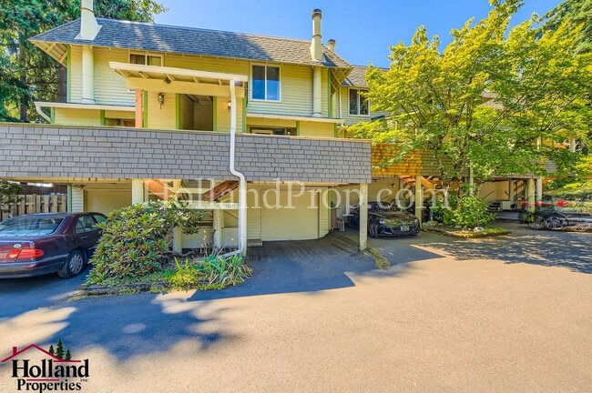 Building Photo - Charming Home Near Parks and Trails in Por...
