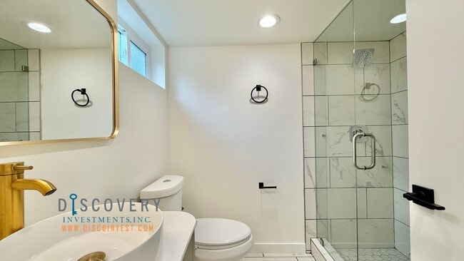 Building Photo - Elegant Modern Montclair Retreat Designed ...