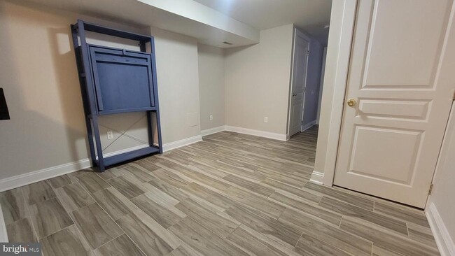 Building Photo - 2057 Druid Park Dr