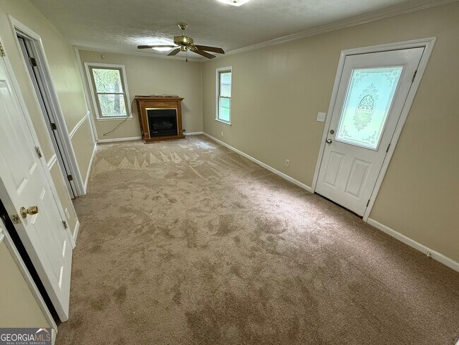 Building Photo - 2691 Falcon Ridge Dr SW